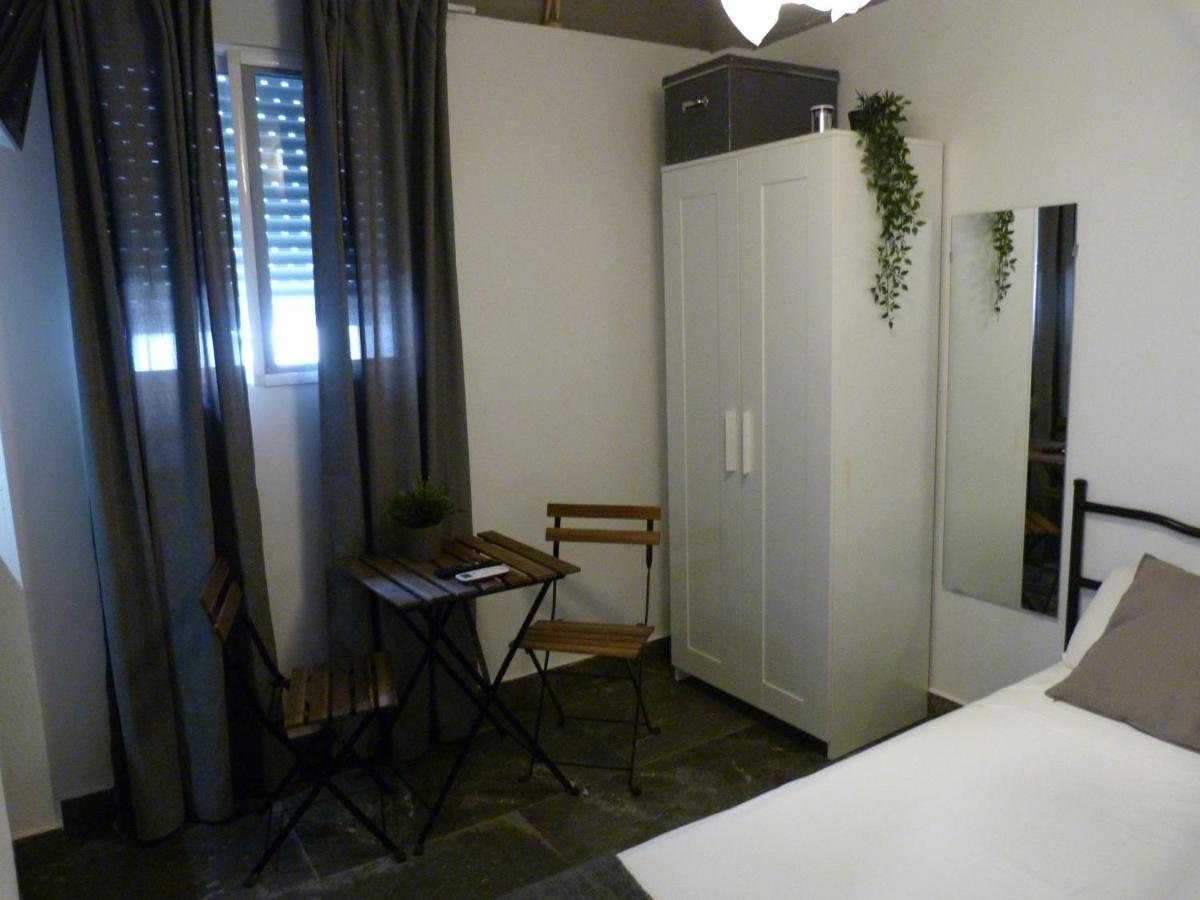 Cozy Rooms 45 Valenza Esterno foto